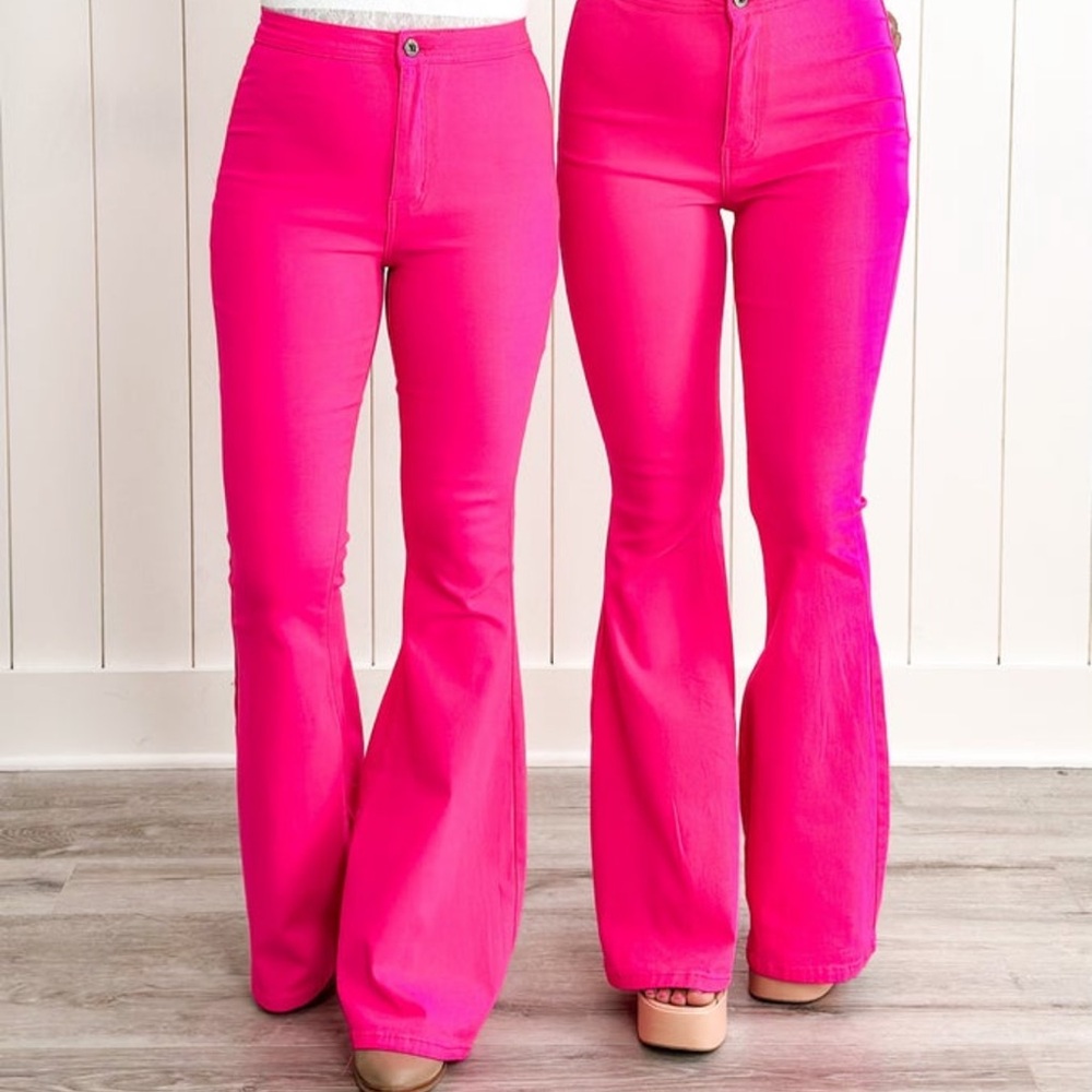 High Rise Neon Pink Super Stretch Disco Bell Bottoms Jeans. Size Medium NWT